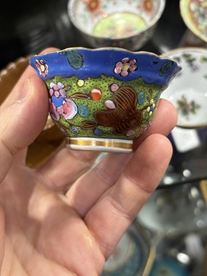 Lot 168 - A GROUP OF 18TH CENTURY AND LATER CHINESE PORCELAIN TEA BOWLS AND SAUCERS