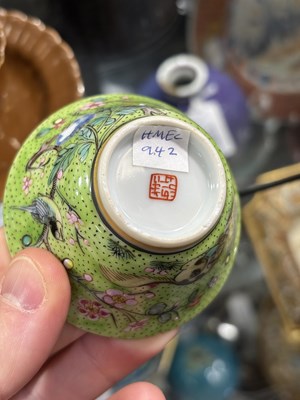 Lot 168 - A GROUP OF 18TH CENTURY AND LATER CHINESE PORCELAIN TEA BOWLS AND SAUCERS