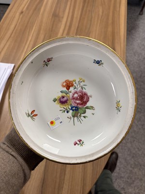 Lot 77 - A VIENNA PORCELAIN TUREEN AND COVER