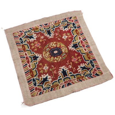 Lot 927 - A TIBETAN CHINESE RUG