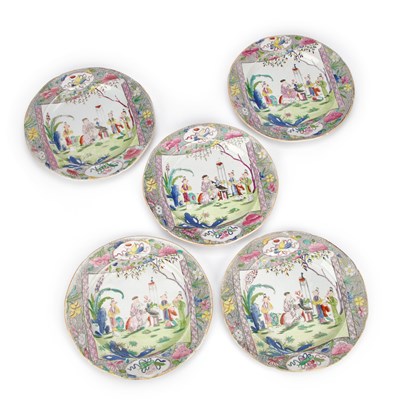 Lot 82 - A SET OF FIVE MASONS PATENT IRONSTONE CHINA PLATES