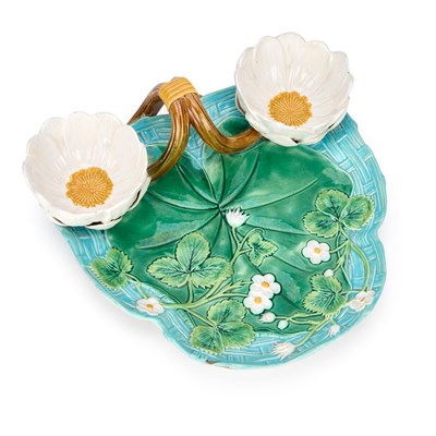 Lot 130 - A GEORGE JONES MAJOLICA STRAWBERRY DISH