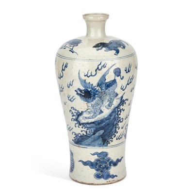 Lot 164 - A CHINESE BLUE AND WHITE PORCELAIN VASE