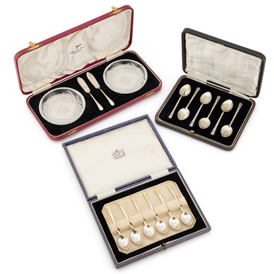 Lot 325 - A GROUP OF SILVER