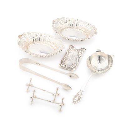 Lot 401 - A GROUP OF SILVER