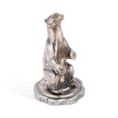 Lot 59 - A VINTAGE WHITE-METAL POLAR BEAR CAR MASCOT