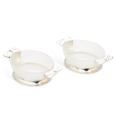 Lot 392 - A PAIR OF SILVER-MOUNTED FROSTED GLASS DISHES