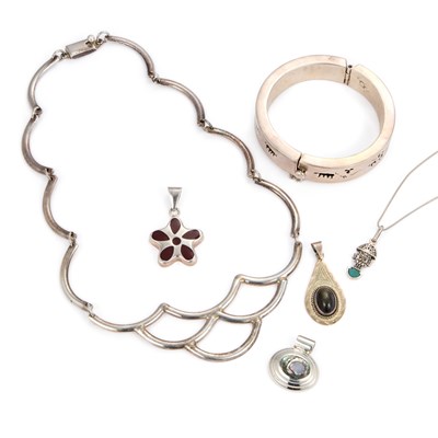 Lot 727 - A GROUP OF MEXICAN SILVER JEWELLERY