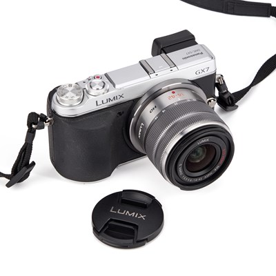Lot 839 - A PANASONIC LUMIX GX7 MIRRORLESS DIGITAL CAMERA