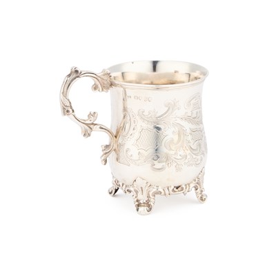 Lot 437 - A VICTORIAN SILVER MUG