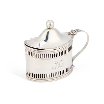 Lot 294 - A GEORGE III SCOTTISH SILVER MUSTARD POT