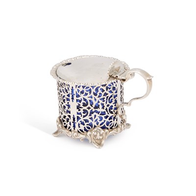 Lot 412 - A FINE VICTORIAN SILVER DRUM MUSTARD