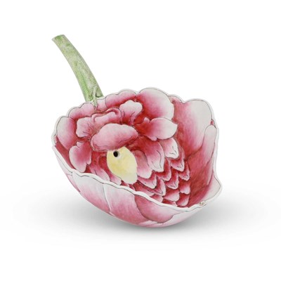 Lot 255 - A CHINESE FAMILLE ROSE 'LOTUS' WATER DROPPER