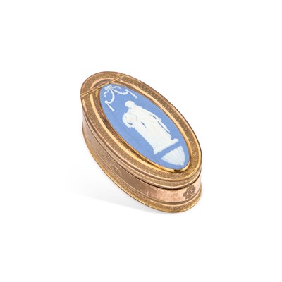 Lot 170 - A 19TH CENTURY BRASS AND BLUE JASPERWARE SNUFF BOX
