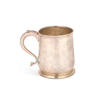Lot 512 - A GEORGE I BRITANNIA STANDARD SILVER MUG