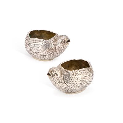 Lot 269 - A PAIR OF ITALIAN 800 STANDARD SILVER NOVELTY CREAM JUGS