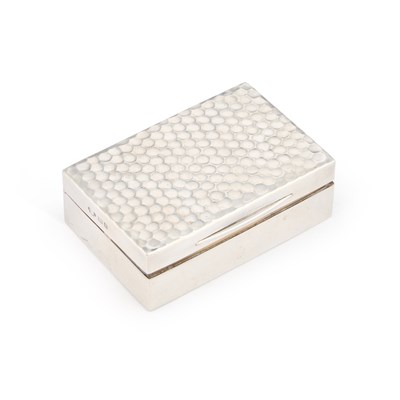 Lot 372 - A GEORGE V SILVER JEWEL BOX