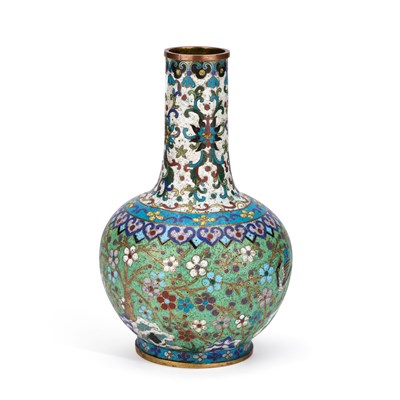 Lot 652 - A CHINESE CLOISONNÉ ENAMEL VASE