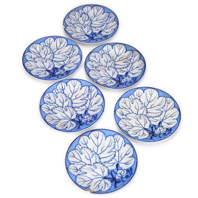 Lot 76 - A SET OF SIX VICTORIAN BLUE AND WHITE PEARLWARE PLATES