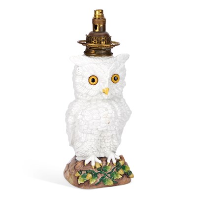 Lot 75 - A LATE 19TH/ EARLY 20TH CENTURY CONTINENTAL PORCELAIN OWL LAMP