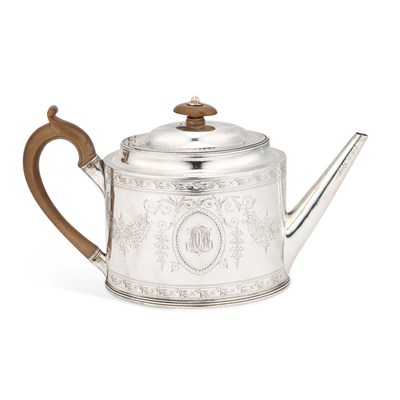 Lot 493 - A GEORGE III SILVER TEAPOT