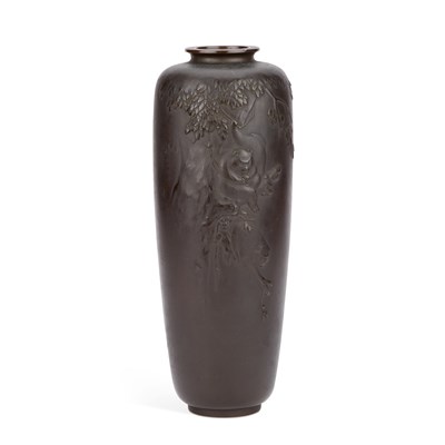 Lot 668 - A JAPANESE BRONZE VASE