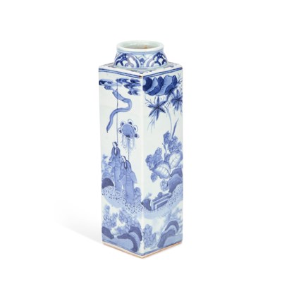 Lot 577 - A JAPANESE (ARITA) BLUE AND WHITE SQUARE-SECTION VASE