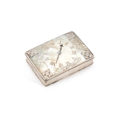 Lot 277 - AN 18TH CENTURY SILVER AND MOTHER-OF-PEARL SNUFF BOX
