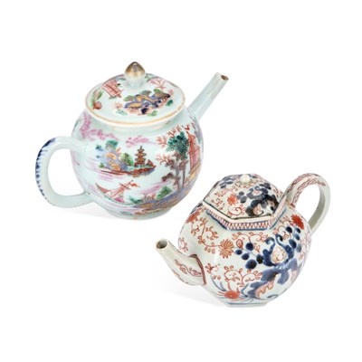 Lot 624 - TWO 18TH CENTURY CHINESE PORCELAIN TEAPOTS