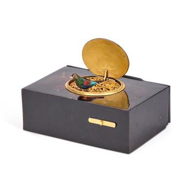 Lot 775 - A 19TH CENTURY TORTOISESHELL AND ENAMEL SINGING BIRD BOX