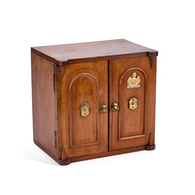 Lot 1024 - A 19TH CENTURY MAHOGANY TABLE CABINET