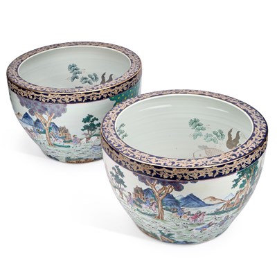 Lot 607 - A PAIR OF LARGE CHINESE FISH BOWLS