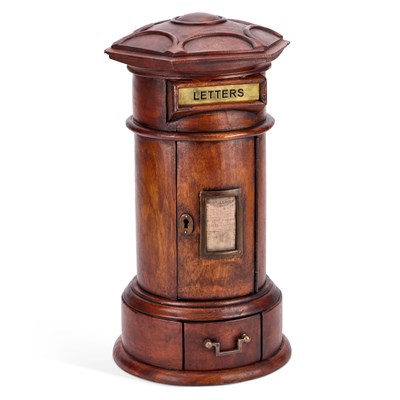 Lot 1023 - A COUNTRY HOUSE STYLE MAHOGANY PILLAR LETTER BOX