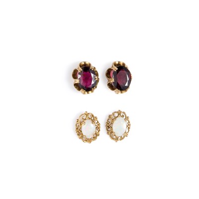 Lot 717 - TWO PAIRS OF 9 CARAT GOLD STUD EARRINGS
