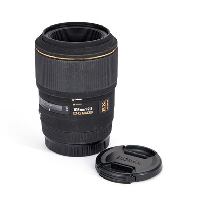 Lot 844 - A SIGMA EX 105MM F/ 2.8 DG MACRO AUTOFOCUS CAMERA LENS