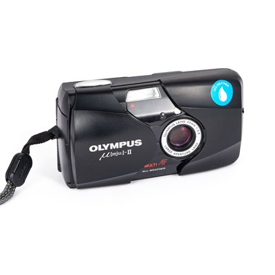 Lot 842 - AN OLYMPUS MJU-II ALL-WEATHER COMPACT CAMERA