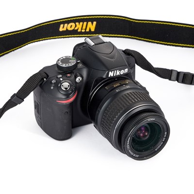 Lot 836 - A NIKON D3200 DSLR CAMERA
