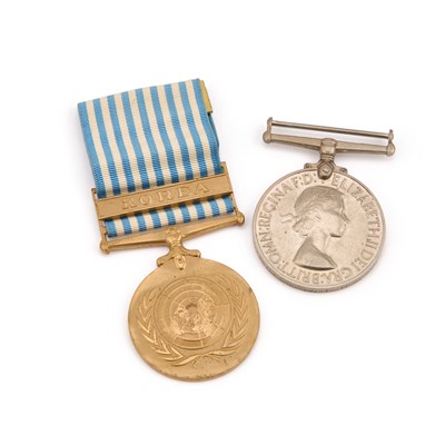 Lot 26 - AN ELIZABETH II KOREA MEDAL PAIR