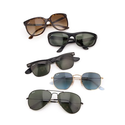 Lot 33 - A GROUP OF RAY-BAN SUNGLASSES