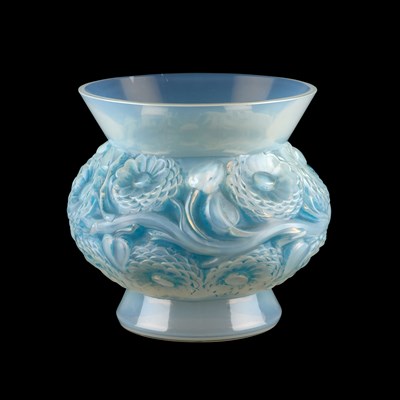 Lot 59 - RENÉ LALIQUE (FRENCH, 1860–1945), A 'SOUCIS', A VASE