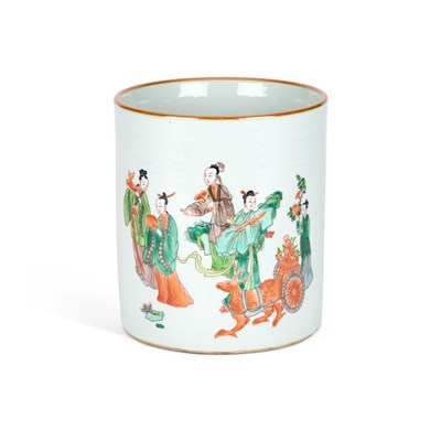 Lot 551 - A CHINESE FAMILLE VERTE PORCELAIN BRUSH POT