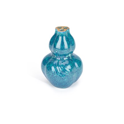 Lot 542 - A CHINESE TURQUOISE-GLAZED DOUBLE-GOURD VASE