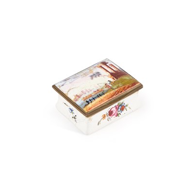 Lot 797 - AN ENGLISH ENAMEL SNUFF BOX