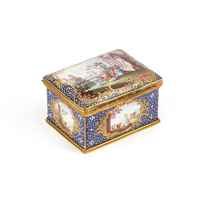 Lot 799 - A LARGE SOUTH STAFFORDSHIRE ENAMEL TABLE SNUFF BOX