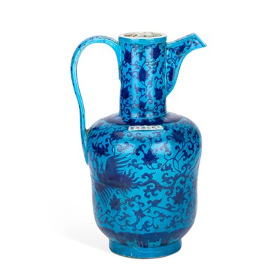 Lot 565 - A CHINESE TURQUOISE-GROUND PORCELAIN EWER