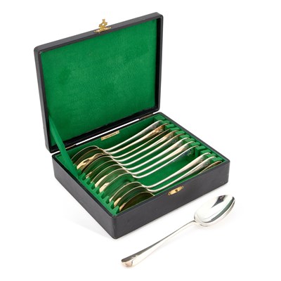 Lot 381 - A SET OF TWELVE GEORGE V SILVER TABLE SPOONS