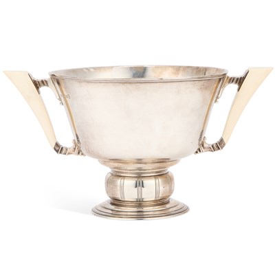 Lot 380 - A LARGE ART DECO SILVER BOWL