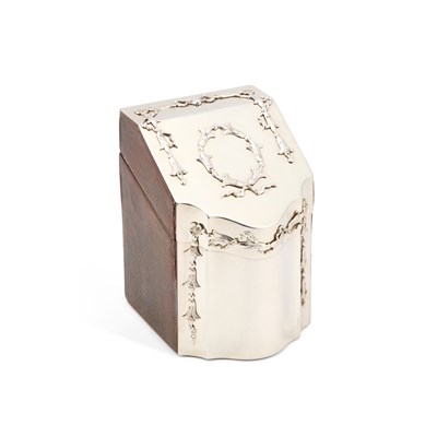 Lot 386 - AN EDWARDIAN SILVER AND LEATHER CARD BOX