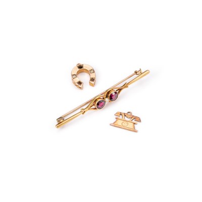 Lot 901 - A GROUP OF JEWELLERY