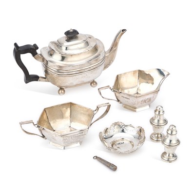 Lot 388 - A GROUP OF SILVER
